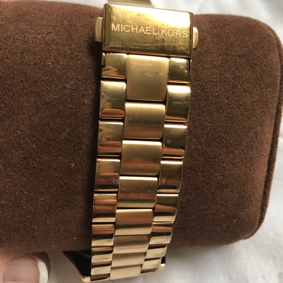 Michael Kors Gold Runway Watch - Picture 4 of 5